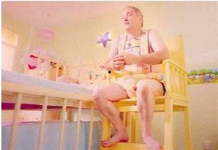 吃乳汁的视频,宝宝吃奶视频感动人心
