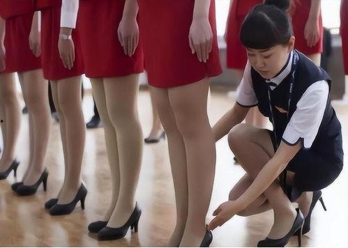 肉丝袜空姐给我足交